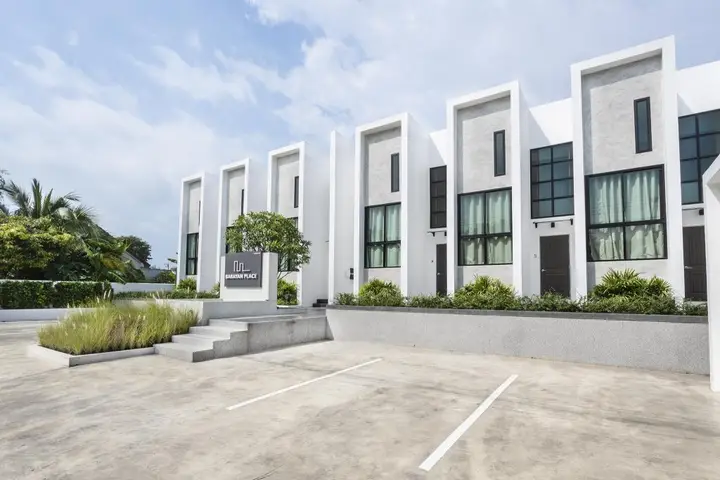 На Чом Тхиан: Barayan Place