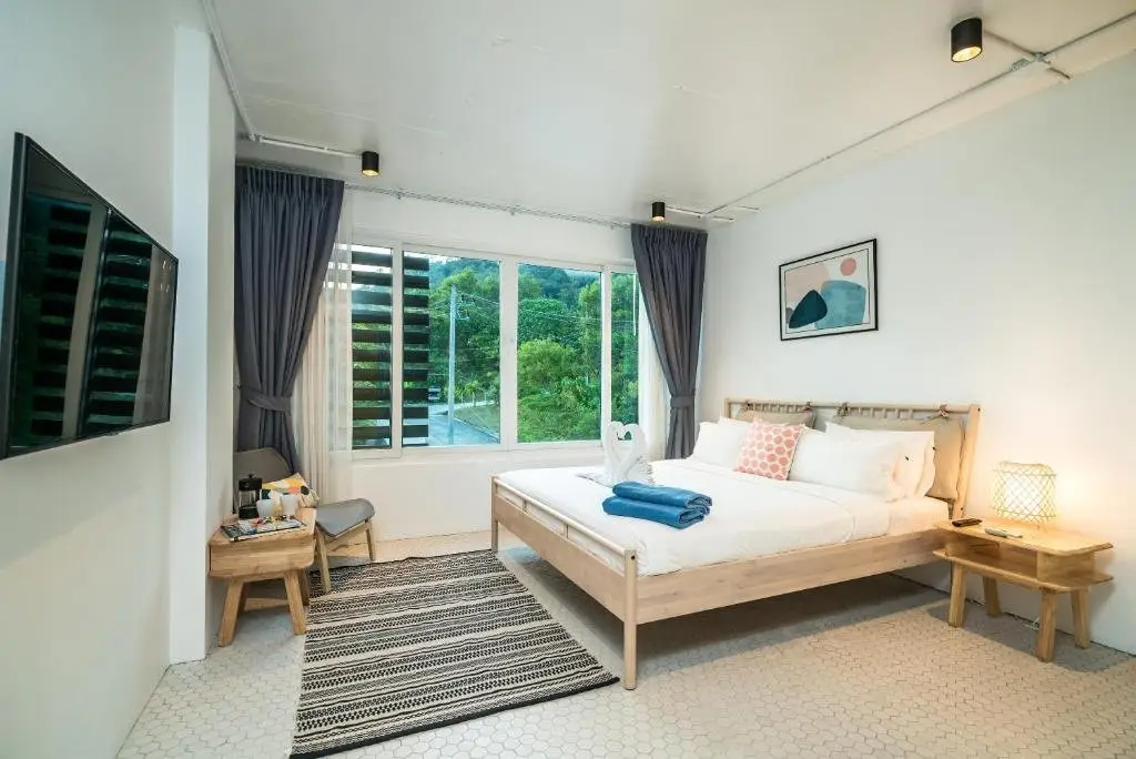 Кату: Baycliff Residence by Lofty