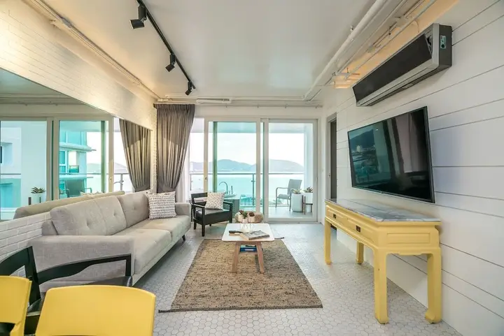 Кату: Baycliff Residence by Lofty