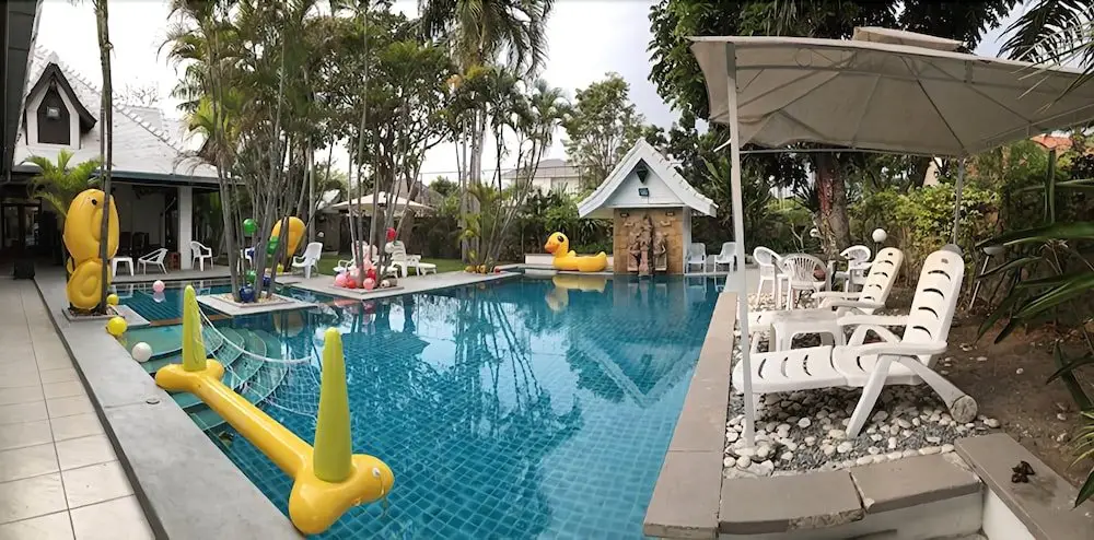 Бангламунг: Baan White House