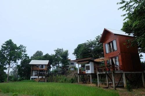 Пуа: Earth House Pua