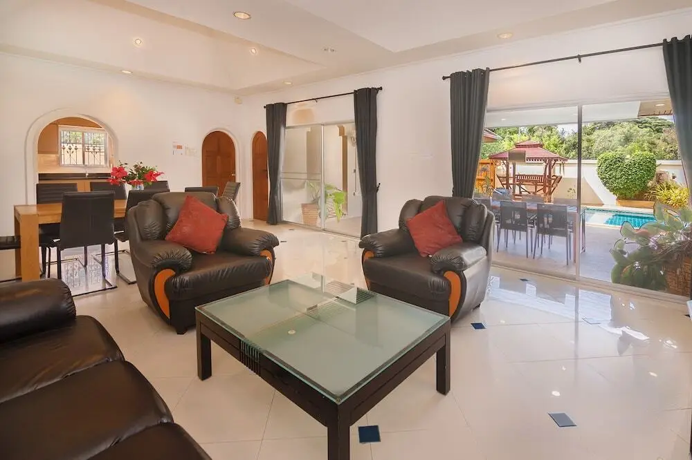 Паттайя: Villa Bos Near the Beach of Jomtien