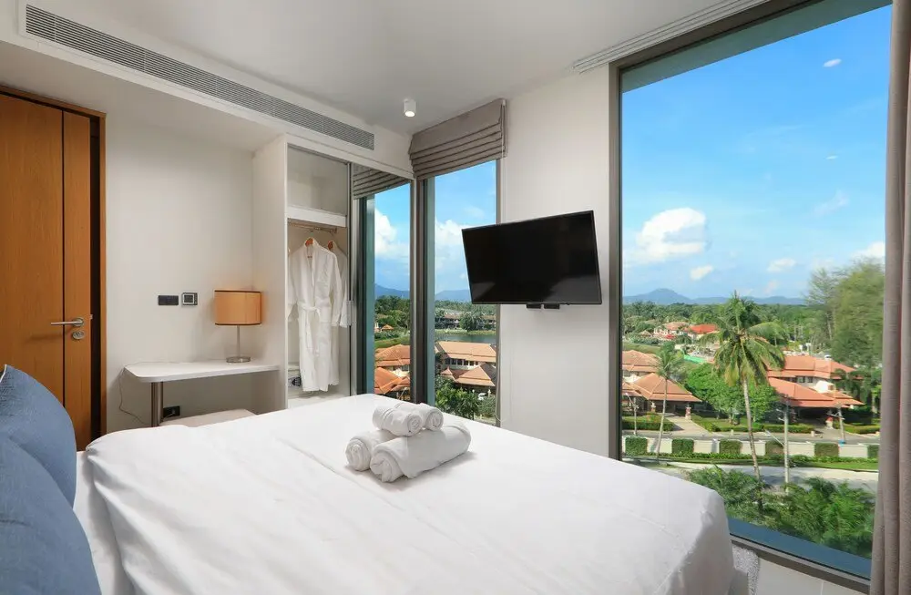 Тхаланг: Ocean Stone Phuket by Holy Cow 14