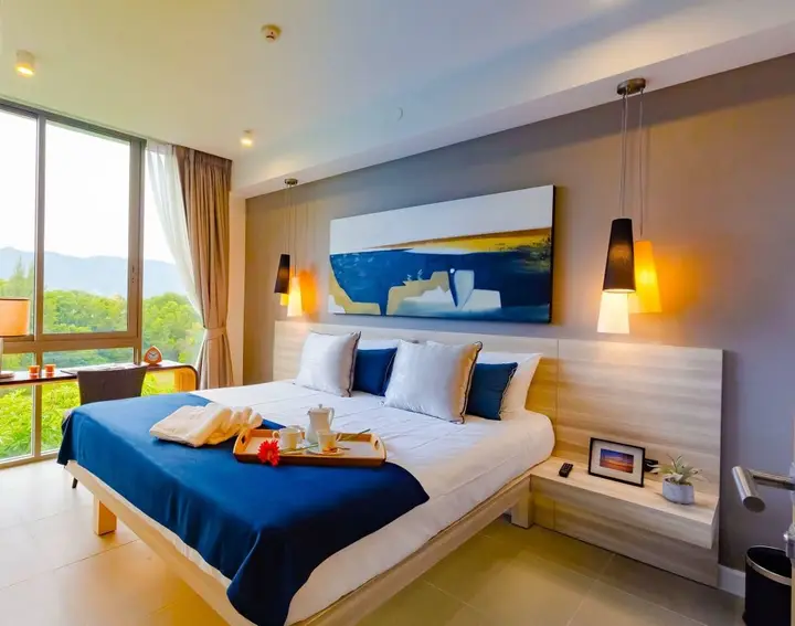 Тхаланг: Ocean Stone Phuket by Holy Cow 1
