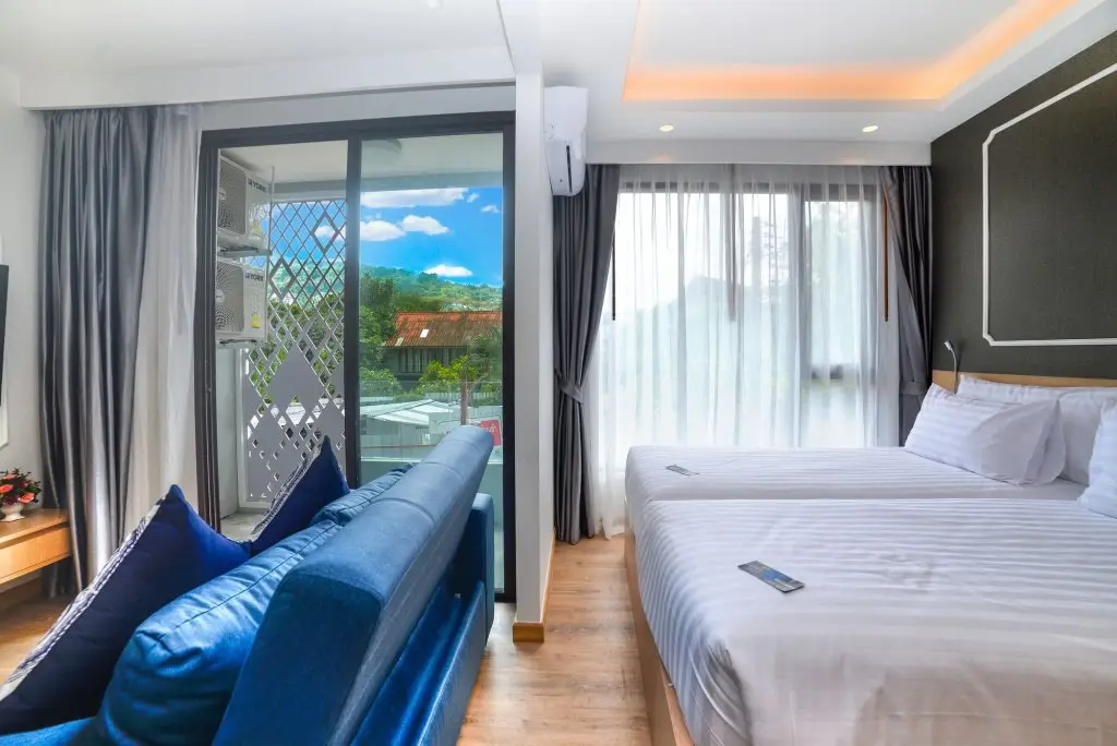 Тхаланг: Ocean Stone Phuket by Holy Cow 1