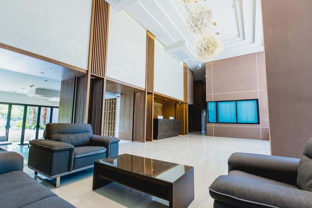 Тхаланг: The Aristo Resort 32 by Holy Cow