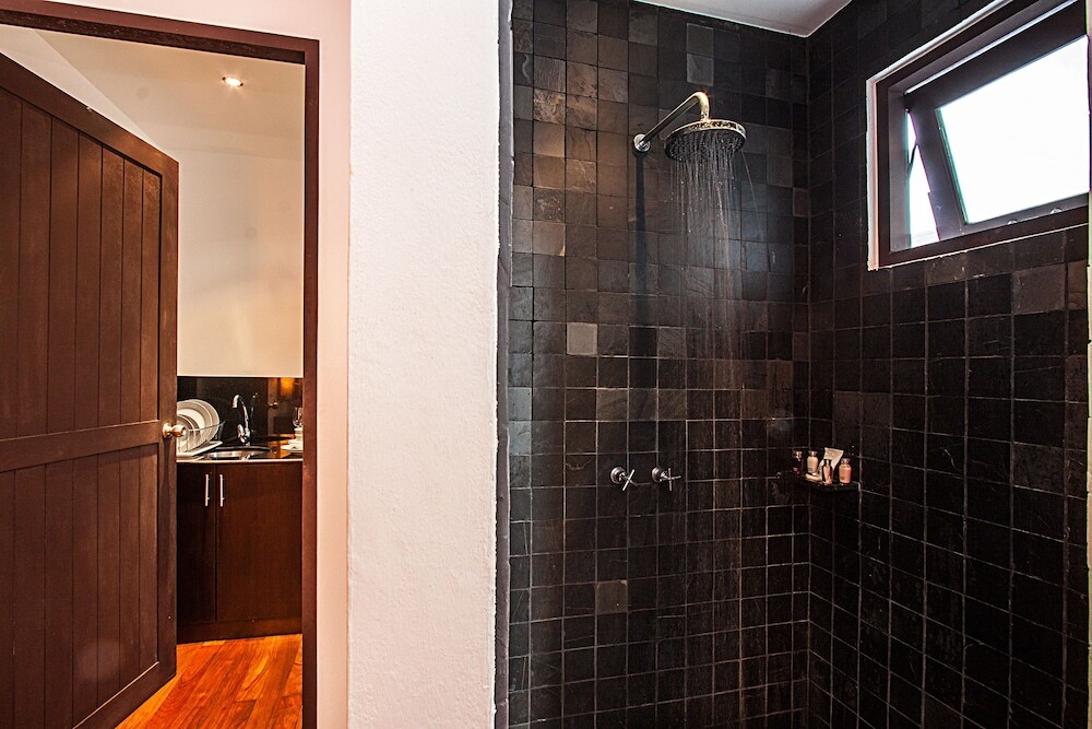 Кату: Nirano Villa 12 1 Bed