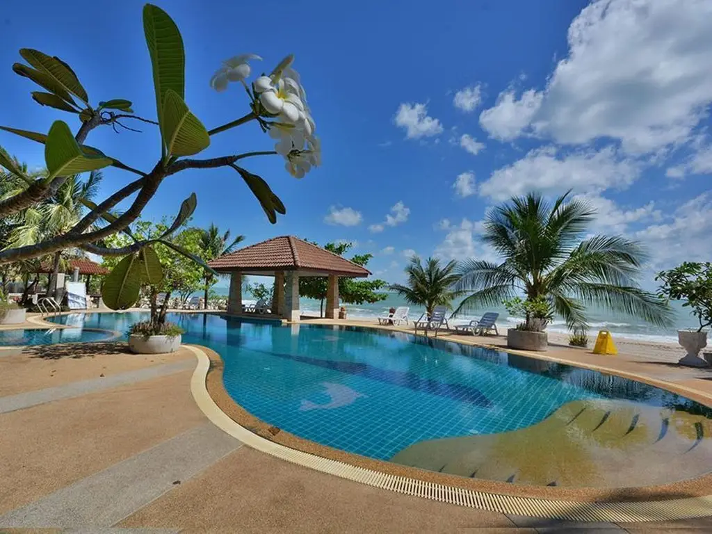 Ханом: Alongkot Beach Resort Khanom
