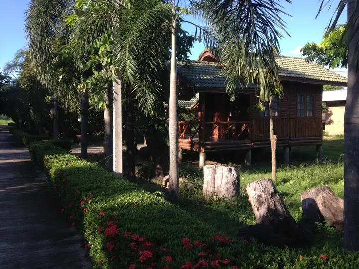 Накхонсаван: Sakthong Resort