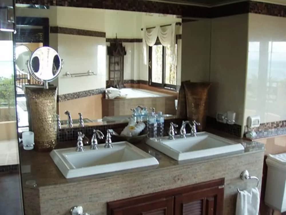 Самуи: 5 Bedroom Oceanview Pool Villa