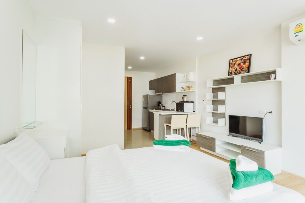 Муанг: Condo in Kata in Ozone - Unit A606