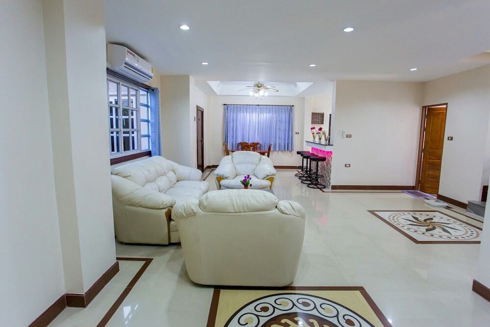 Паттайя: The Jomtien Modern Pool Villa