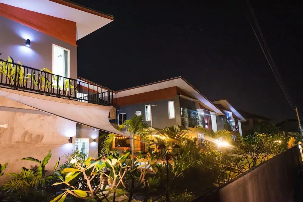 Villa Rajapruek Entire 3 villa with pool near Airport and City Center — фото 1
