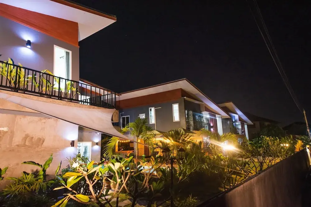 Чиангмай: Villa Rajapruek Entire 3 villa with pool near Airport and City Center