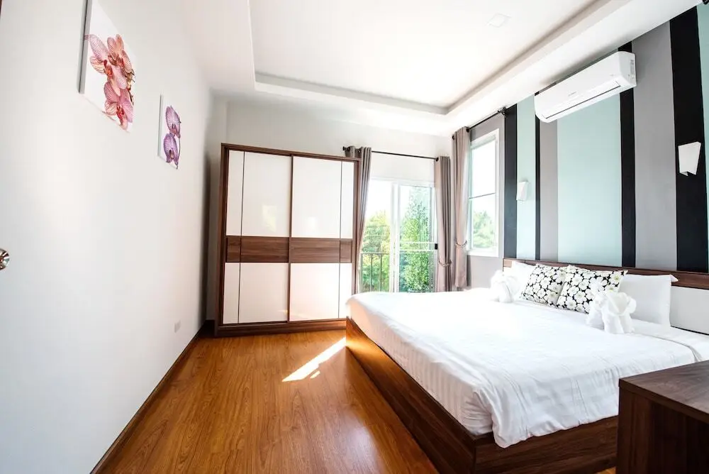 Чиангмай: Villa Rajapruek Entire 3 villa with pool near Airport and City Center