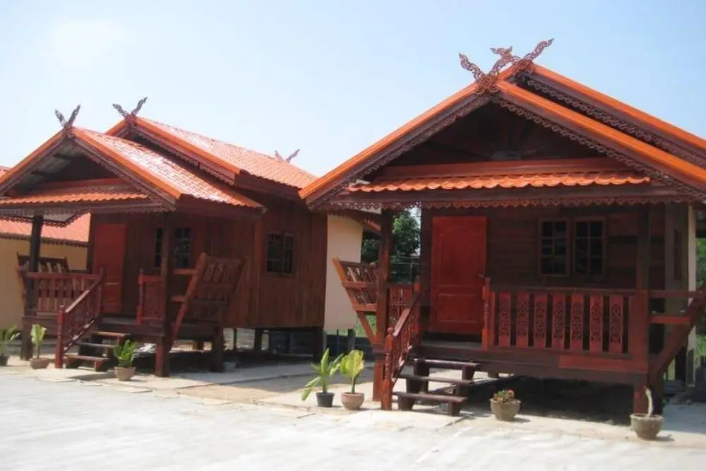 Пхуттхаисонг: Raveekan Resort