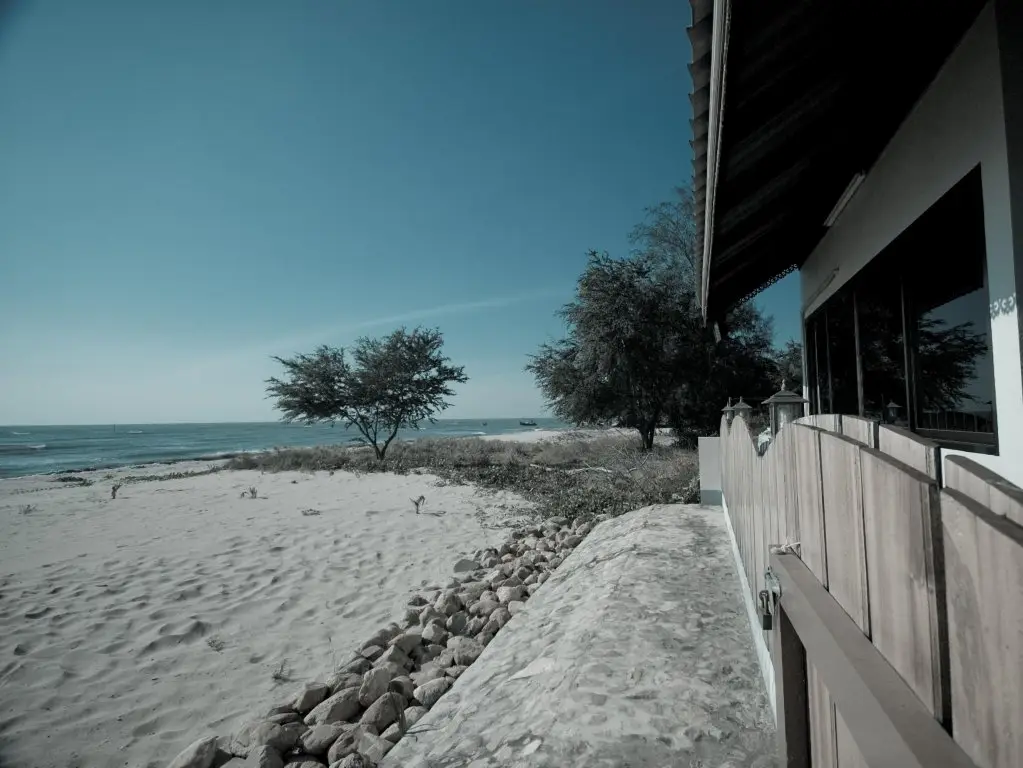 Куйбури: Little Home Beach
