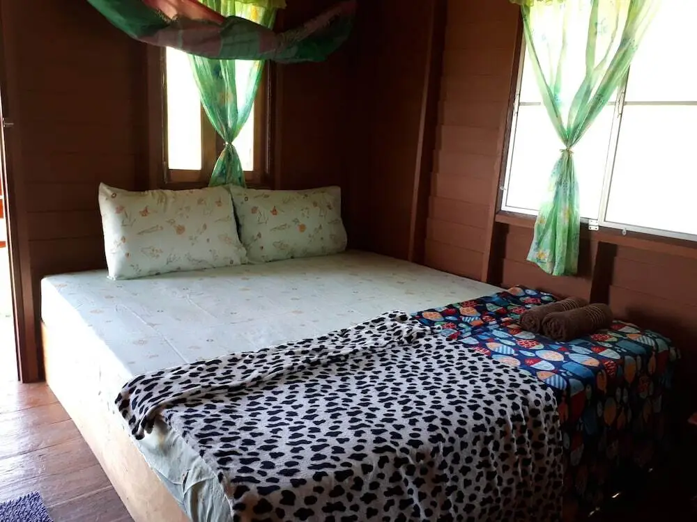 Сам-Рои-Йот: Lung Cha Homestay