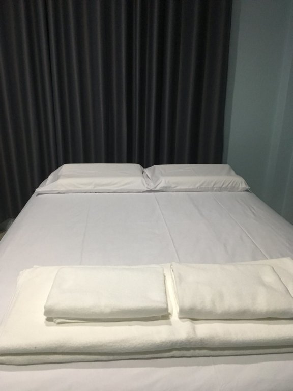 Фаном: Khao Sok Secret - Hostel