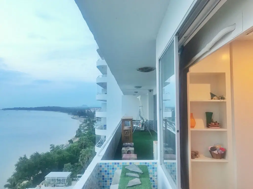 Пранбури : A2E - Ibiza Khao Tao Hua Hin