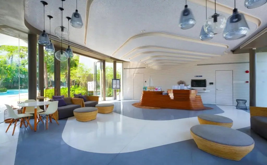 Чаам: Baan SanKraam Beachfront Condominium