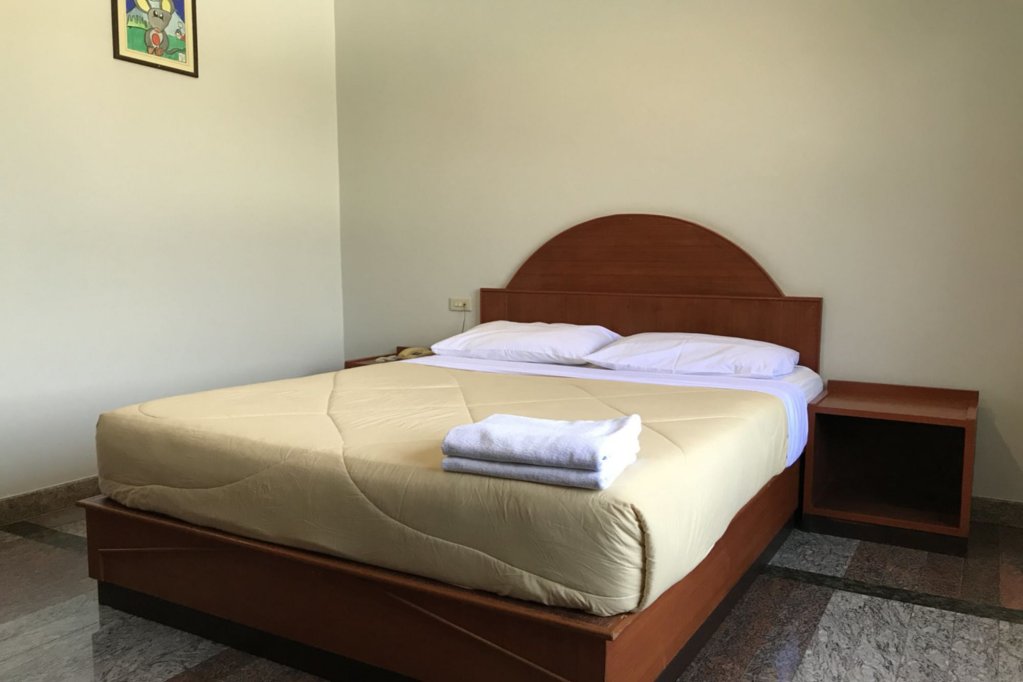 Лопбури: Lopburi Residence 2 Hotel And Resort