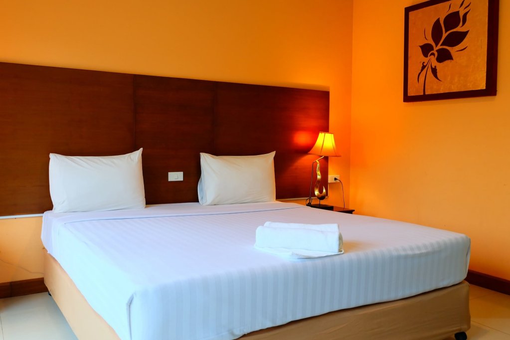 Исторический парк Kamphaeng Phet: Baan Suanphet Resort
