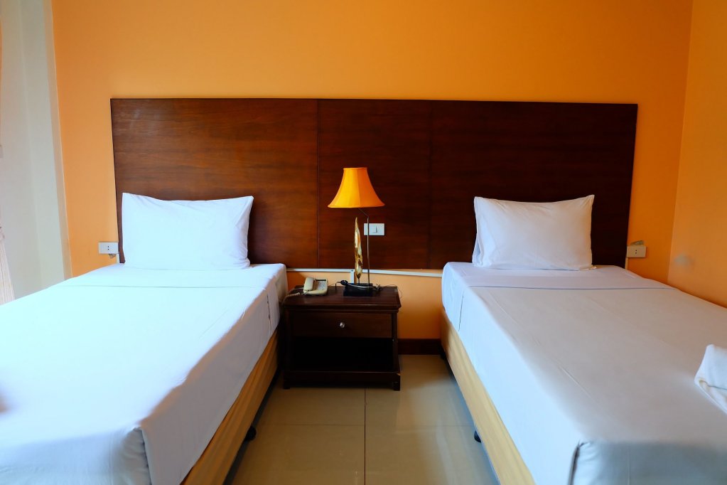 Исторический парк Kamphaeng Phet: Baan Suanphet Resort