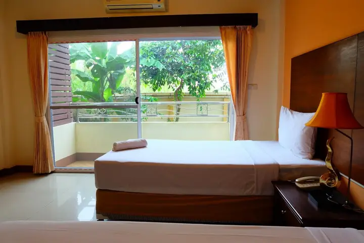 Исторический парк Kamphaeng Phet: Baan Suanphet Resort