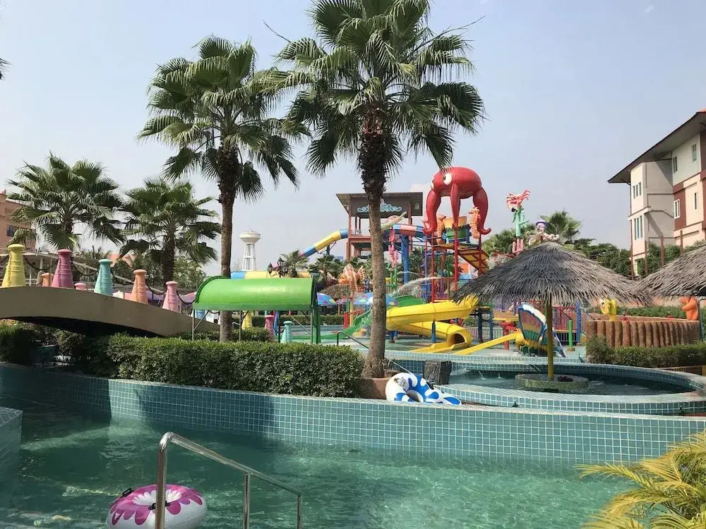 Удонтхани: Usotel Waterland Hotel