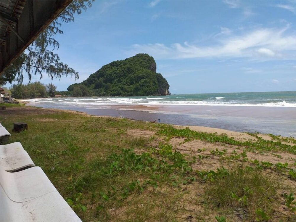 Pathio: Boonchu Bangburd Resort at Chumphon