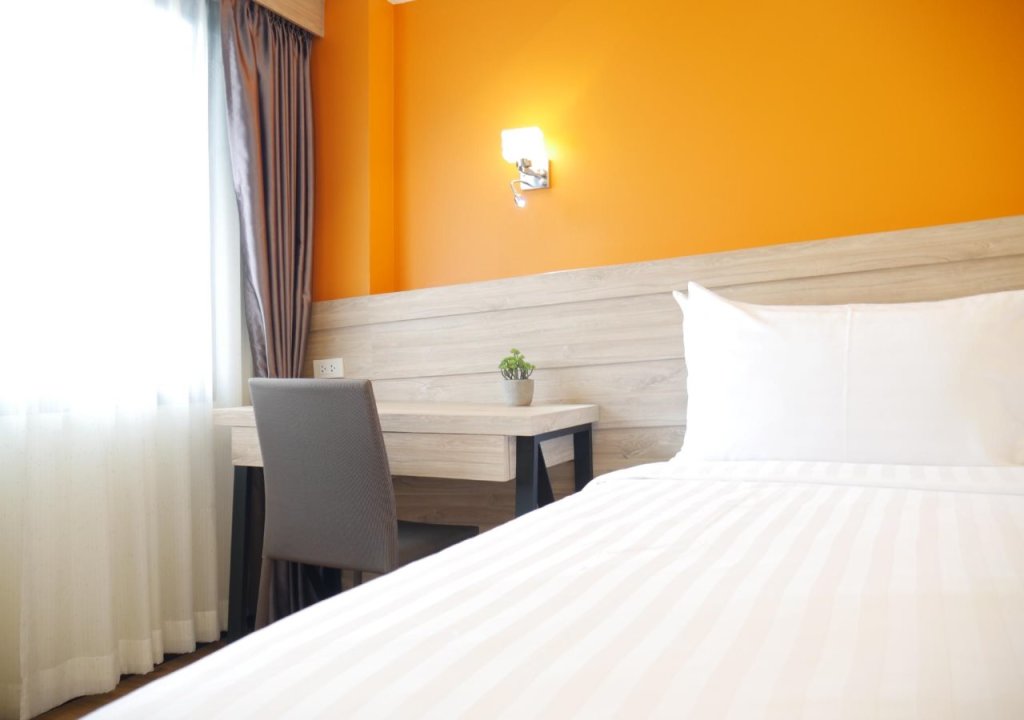 Нахон Фаном: Porpiang Hotel