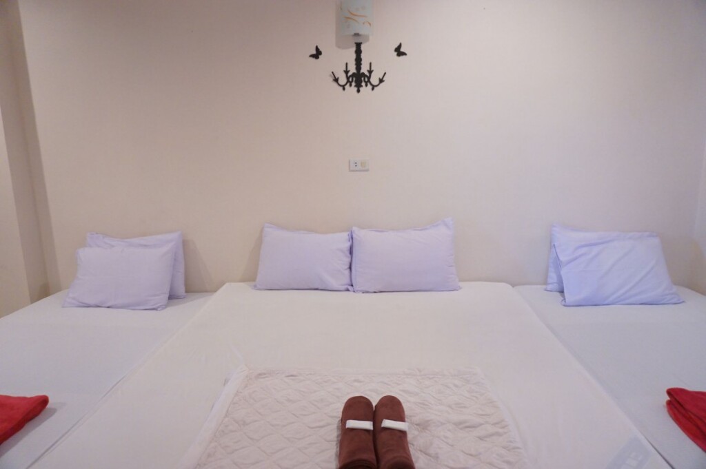 Капоэ: Norn Ranong Hostel