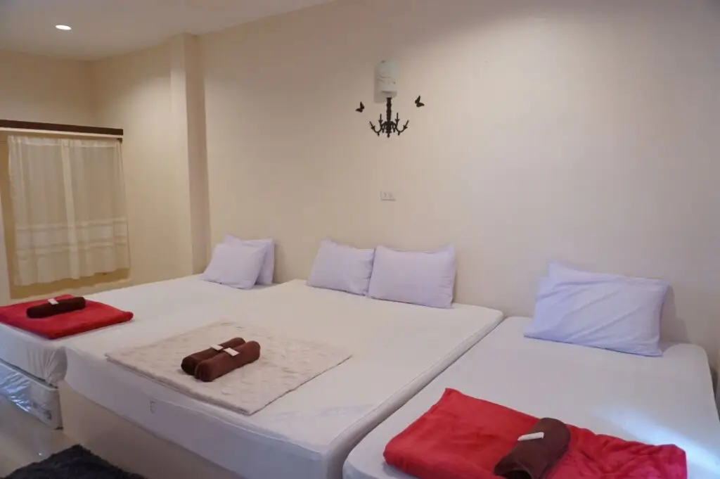 Капоэ: Norn Ranong Hostel