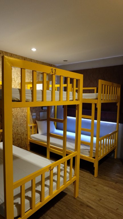 Кату: Frutta Hostel