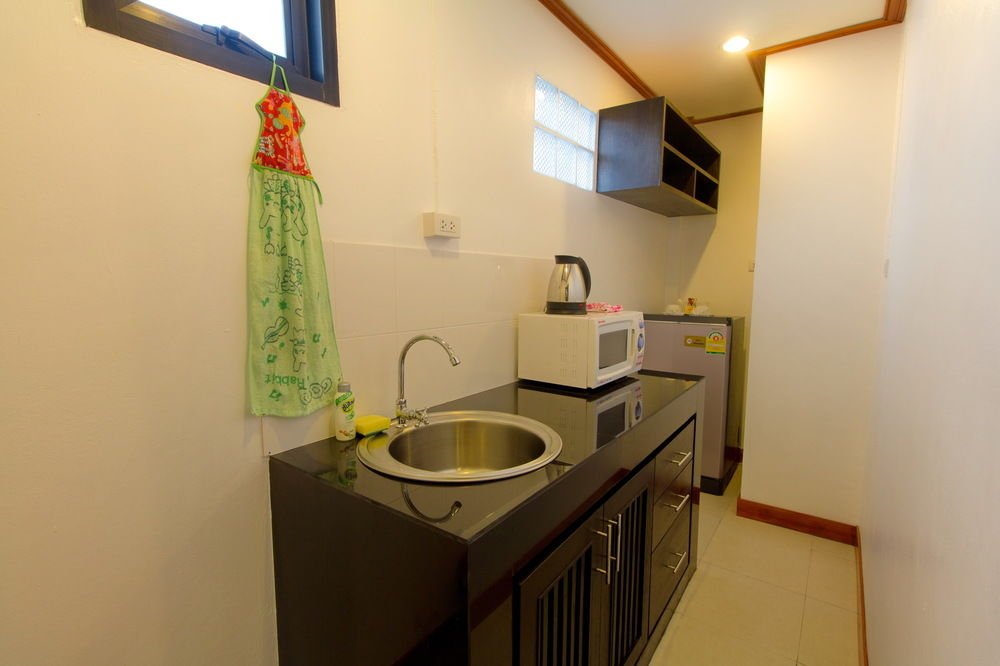 Муанг: Naiharn Retreat Resort