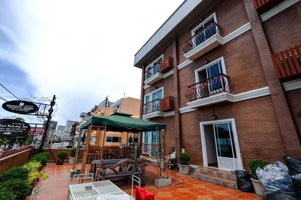 Паттайя: Red Balcony Hotel