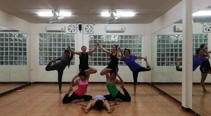 Дой-Сакет: Flow Yoga CNX House