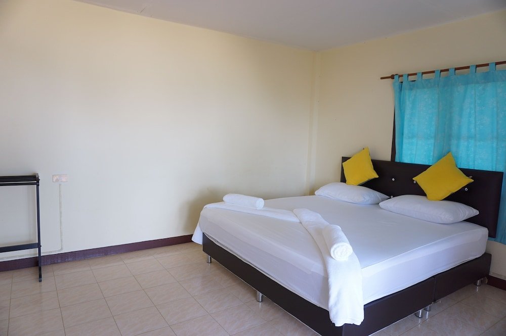Чумпхон: Yaravee Beach and Resort