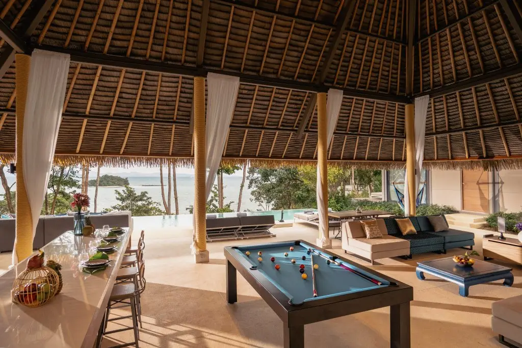 Муанг: Island Escape Burasari
