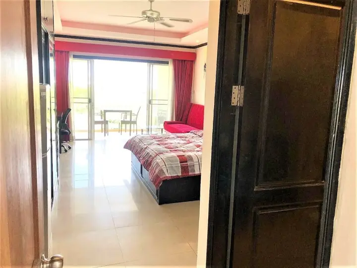 Паттайя: Top Floor Spacious Studio