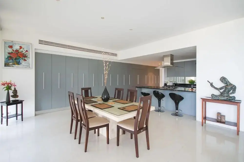 Тхаланг: Beautiful 3-Bedroom Villa at Surin Beach