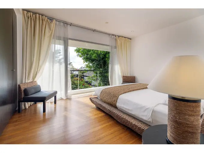 Тхаланг: Spacious 5-Bedroom Surin Beach Villa