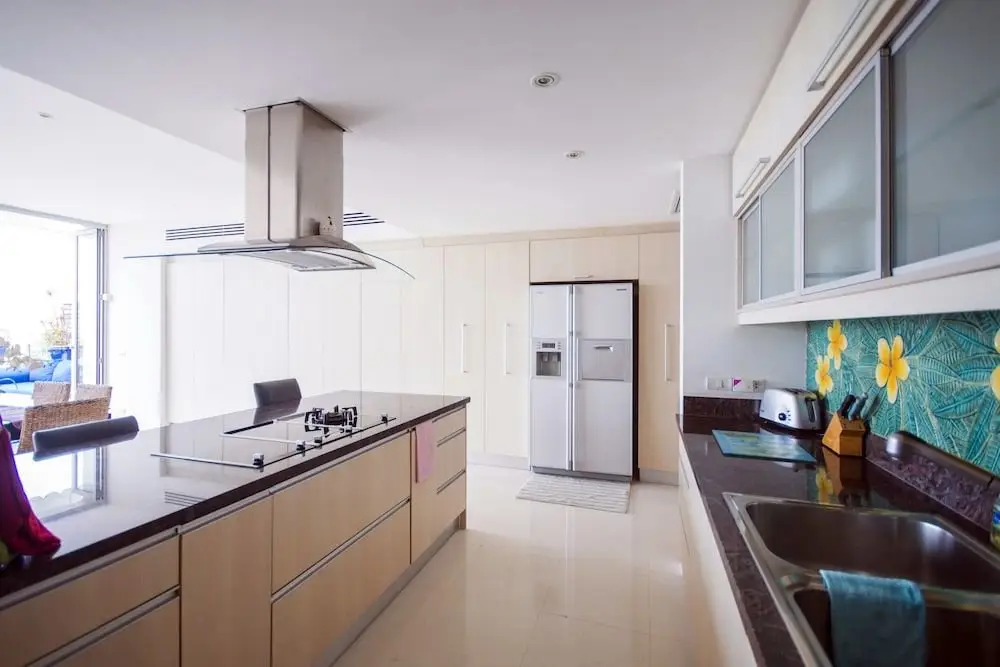 Тхаланг: Spacious 5-Bedroom Surin Beach Villa