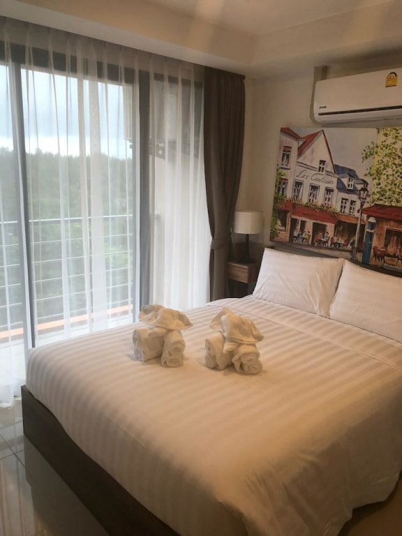 Тхаланг: 1 Bedroom Apartment with Stunning Views