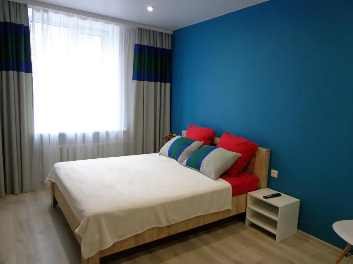 Смоленск: Apartment on 2-ya Krasninskaya 7