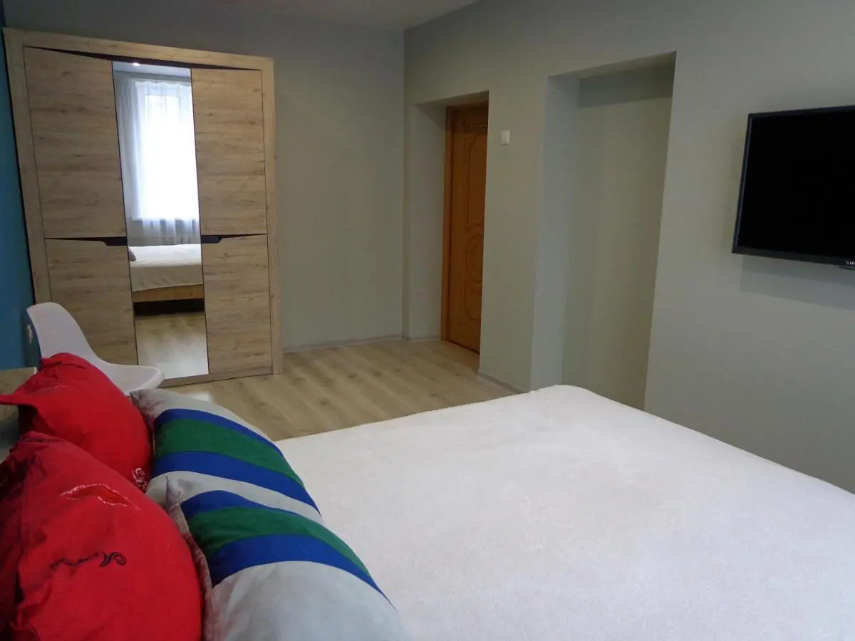 Смоленск: Apartment on 2-ya Krasninskaya 7