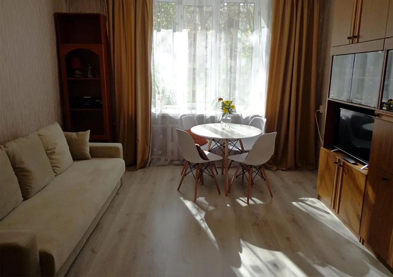 Смоленск: Apartment on 2-ya Krasninskaya 7