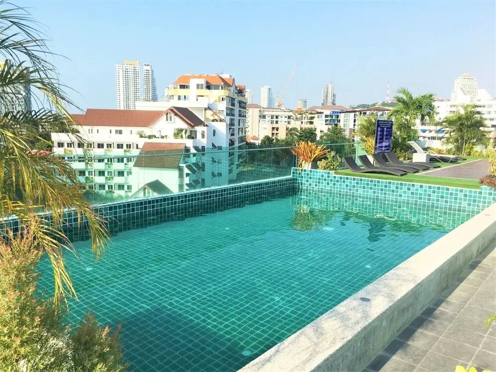 Паттайя: Fantastic Roof top Pool!