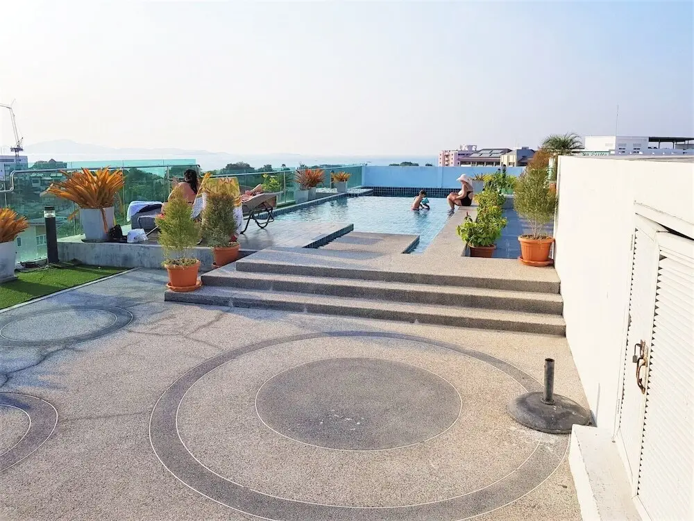 Паттайя: Fantastic Roof top Pool!